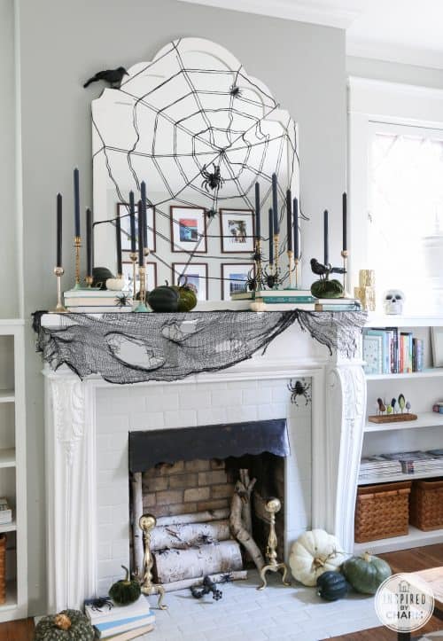 stylish-halloween-mantel-decor