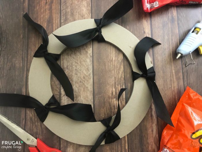 How to make a wreath form