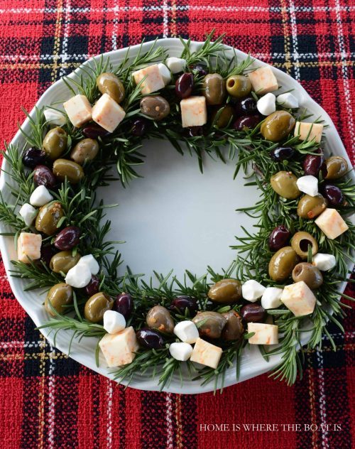 Holiday Appetizer - Cheese & Rosemary Wreath