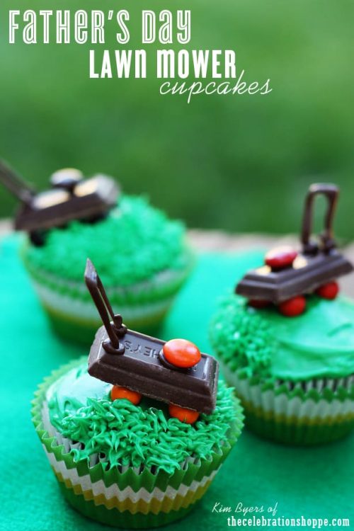 Hershey bar with M&Ms that looks lik ea lawn mower on a cupcake