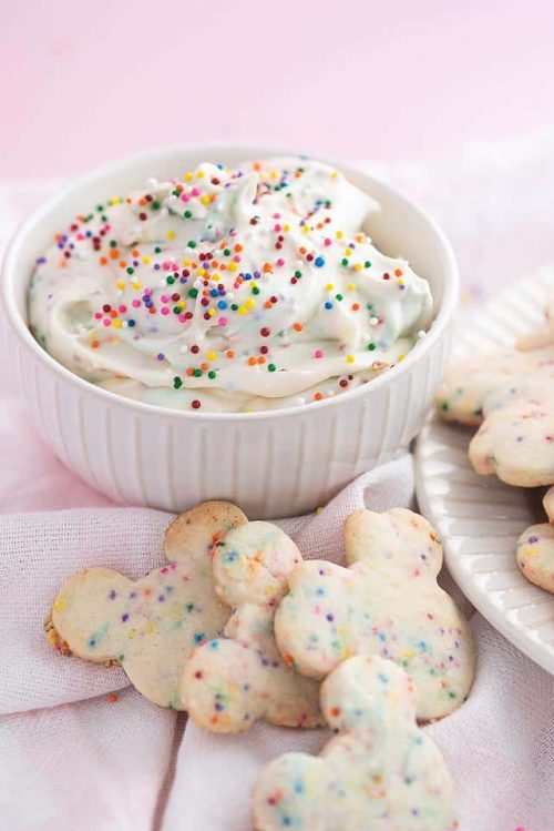 Minnie Mouse cookies and dip