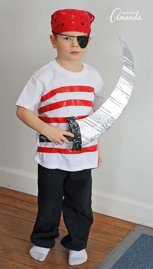 low-cost pirate party costume