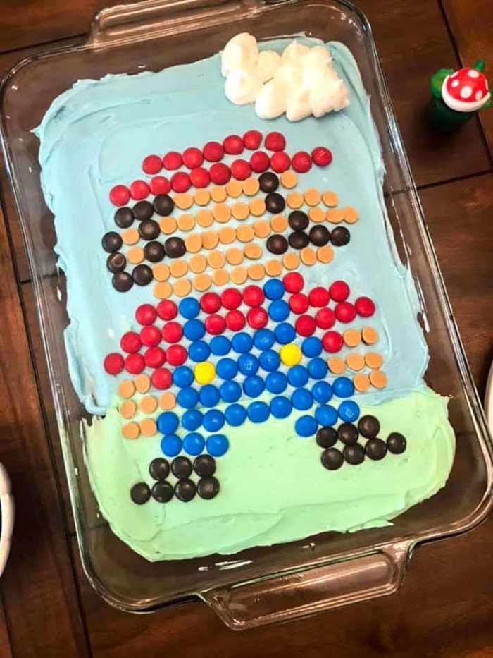 how to make a pixelated cake with M&Ms