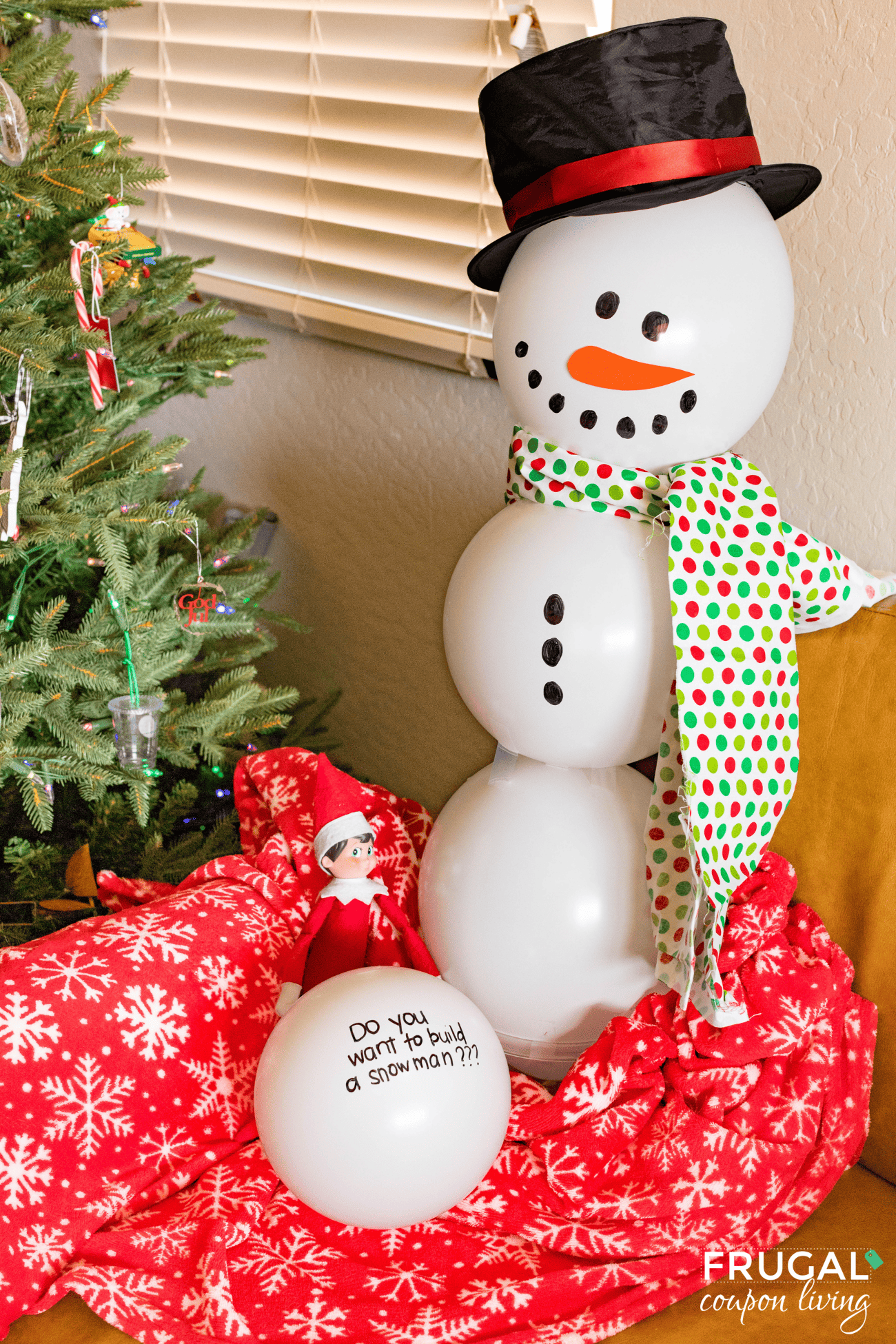 miniature balloon snowman made by the Elf on the Shelf